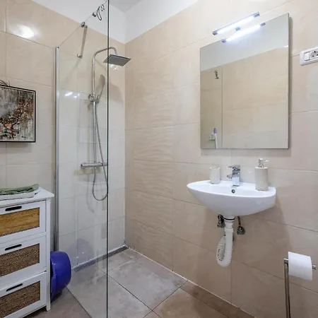 Gorgeous In With Wifi * Pula