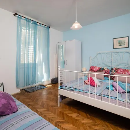 Gorgeous In With Wifi Apartment