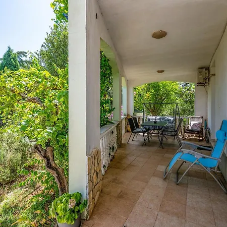 Apartment Gorgeous In With Wifi Pula