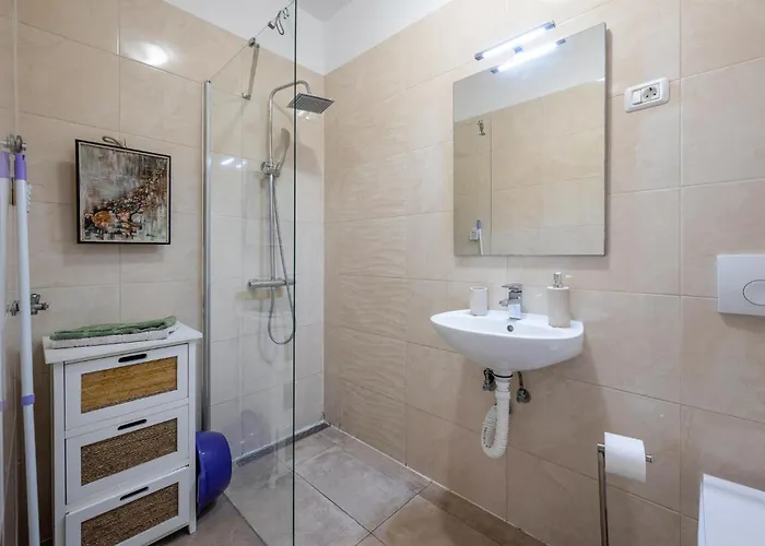 Gorgeous In With Wifi * Pula